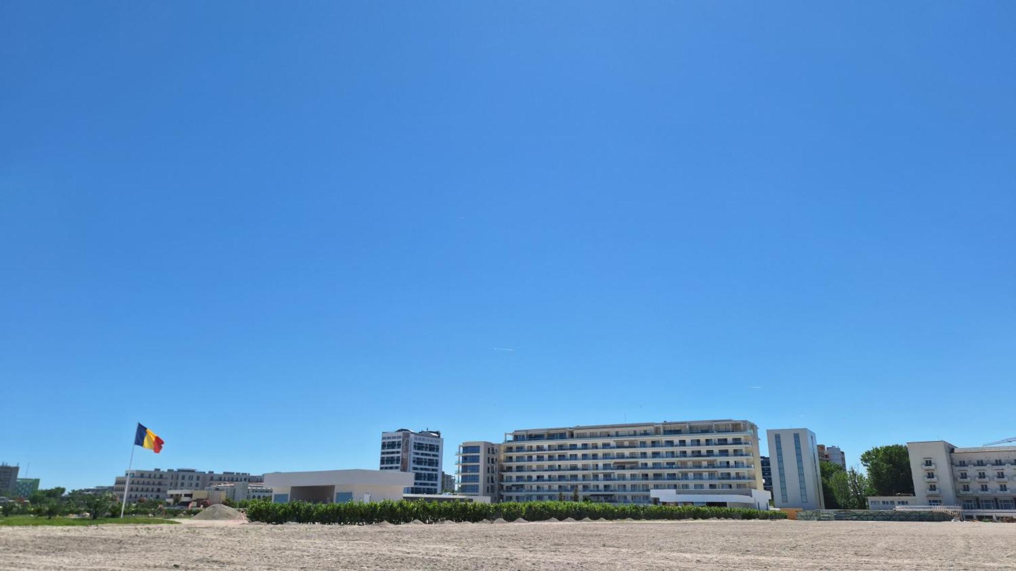 Elysse Sunrise Apartment Mamaia Exteriör bild